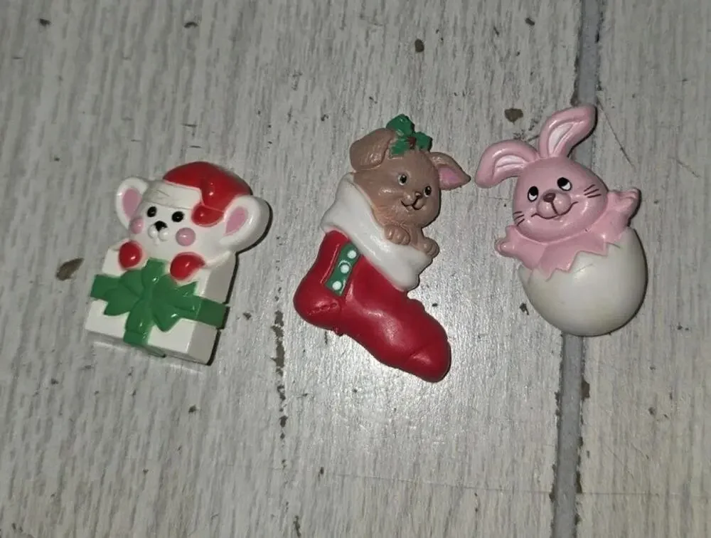 Vtg Russ/Avon Pins Christmas Mouse In Package Bunny Egg Stocking Holiday Brooch